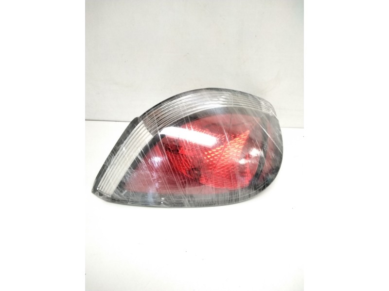 Recambio de piloto trasero izquierdo para kia rio 1.5 crdi active referencia OEM IAM 924011G2L  