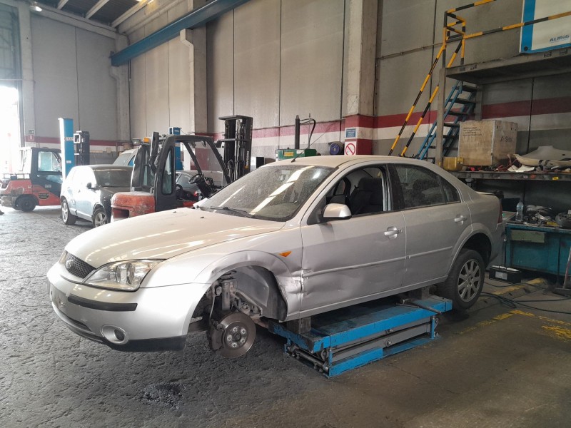 ford mondeo iii sedán (b4y) del año 2001