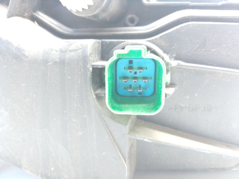 Recambio de faro izquierdo para ford mondeo iii sedán (b4y) 1.8 16v referencia OEM IAM   