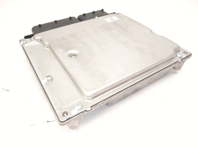 Recambio de centralita motor uce para bmw 1 (e81) 118 d referencia OEM IAM 7811701 0281015042 1039S26808