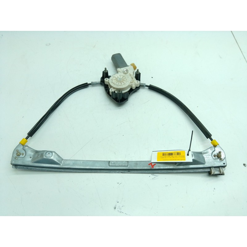Recambio de elevalunas delantero izquierdo para renault clio ii (bb_, cb_) 1.2 16v (bb05, bb0w, bb11, bb27, bb2t, bb2u, bb2v, cb
