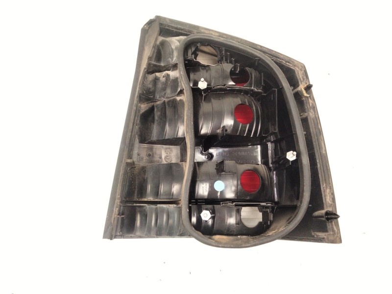 Recambio de piloto trasero izquierdo para opel vectra c (z02) 2.2 dti 16v (f69) referencia OEM IAM 13130645  