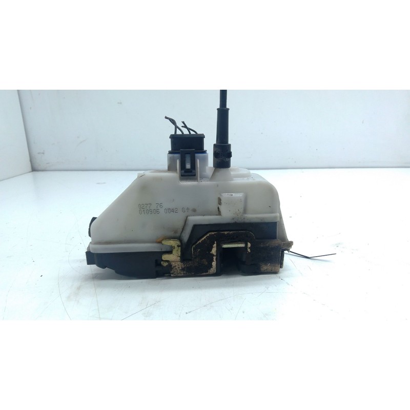 Recambio de cerradura puerta delantera izquierda para renault megane ii station wagon (km0/1_) 1.9 dci referencia OEM IAM   