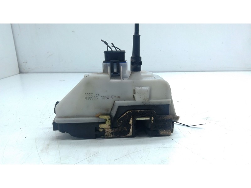 Recambio de cerradura puerta delantera izquierda para renault megane ii station wagon (km0/1_) 1.9 dci referencia OEM IAM   