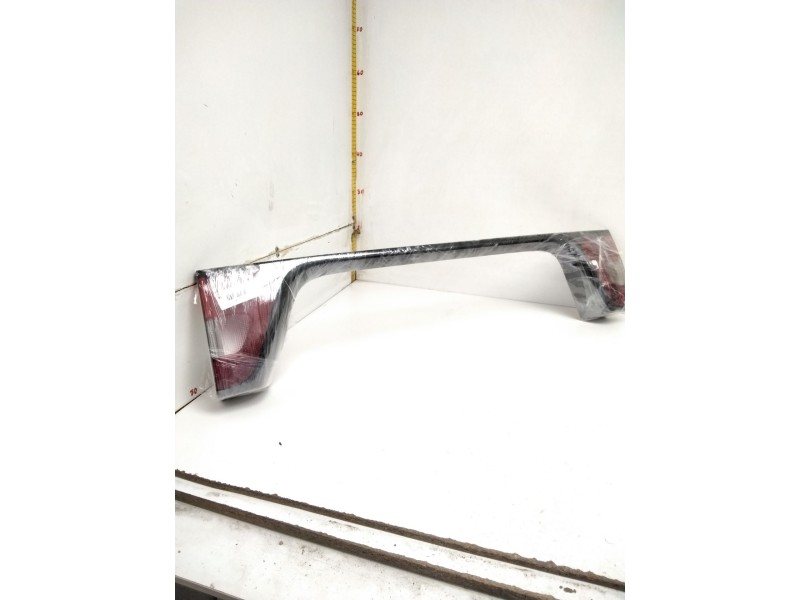 Recambio de piloto trasero central para volvo serie 850 2.5 10v berlina referencia OEM IAM 9133726 2303 