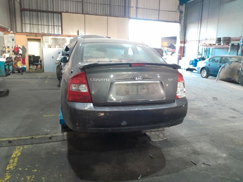 kia cerato i hatchback (ld) del año 2005