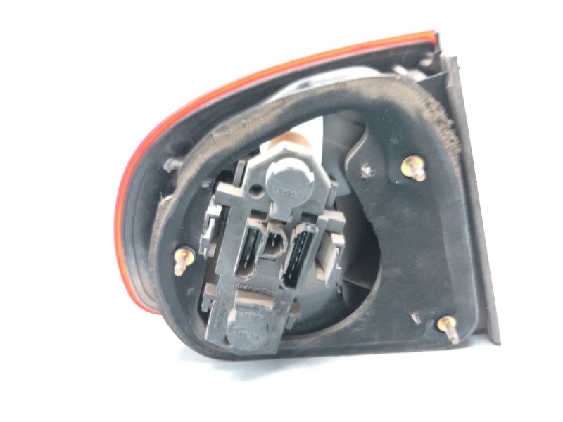Recambio de piloto trasero derecho para seat toledo ii (1m2) 1.6 referencia OEM IAM 1M5945096B  