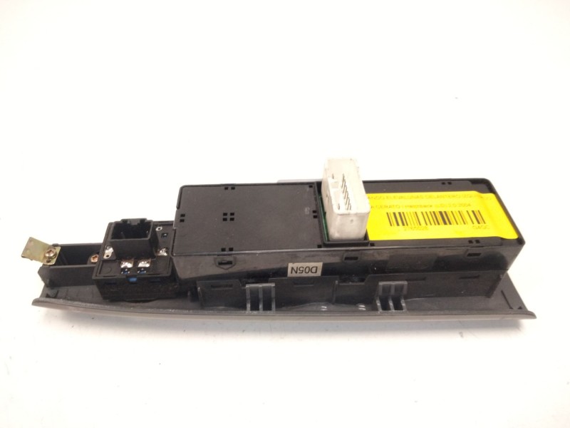 Recambio de mando elevalunas delantero izquierdo para kia cerato i hatchback (ld) 2.0 referencia OEM IAM   