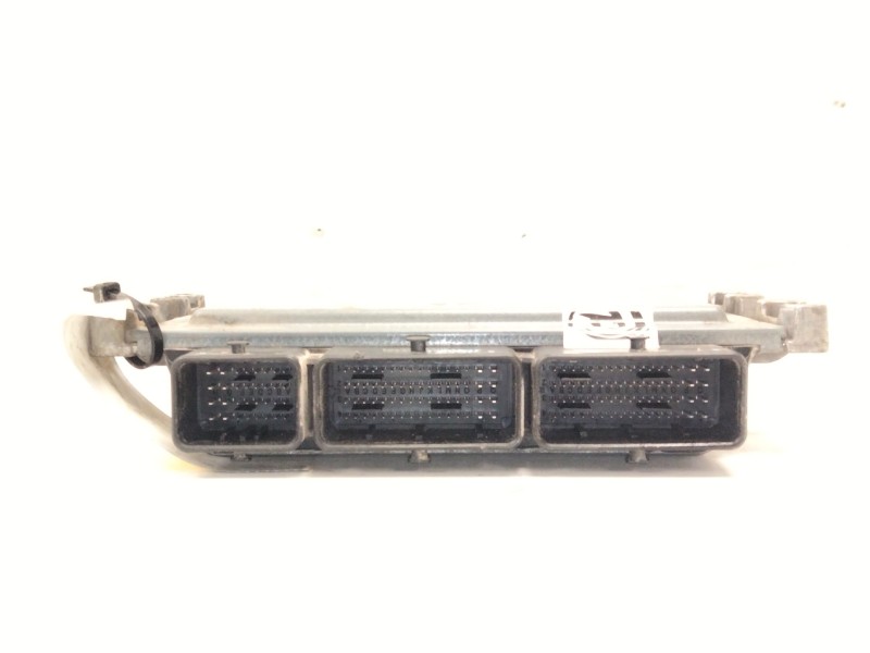 Recambio de centralita motor uce para renault master iii furgoneta (fv) 2.3 dci 130 rwd (fv01, fv10, fv11, fv12) referencia OEM 