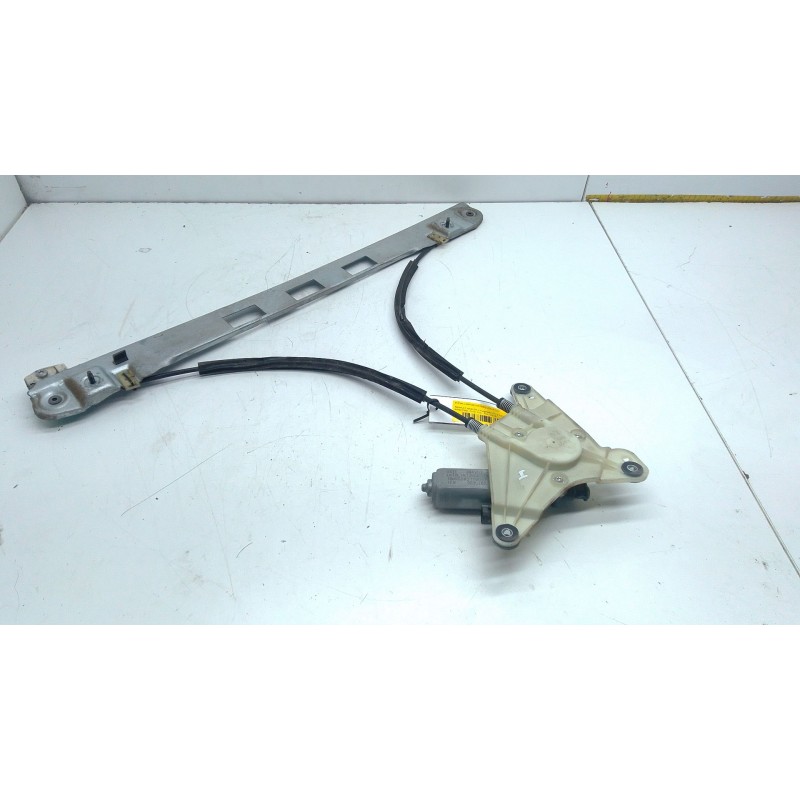 Recambio de elevalunas delantero izquierdo para renault master iii furgoneta (fv) 2.3 dci 130 rwd (fv01, fv10, fv11, fv12) refer