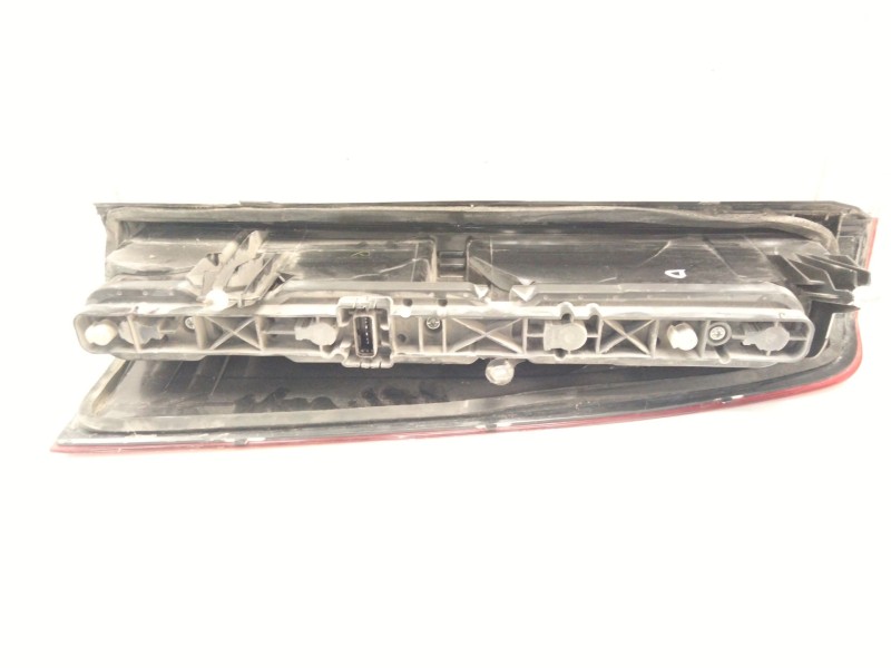 Recambio de piloto trasero derecho para renault master iii furgoneta (fv) 2.3 dci 130 rwd (fv01, fv10, fv11, fv12) referencia OE