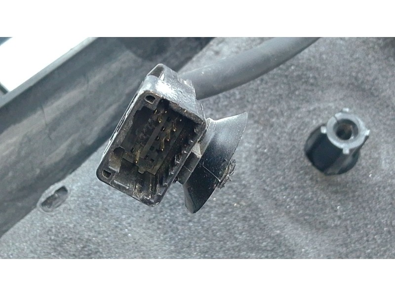 Recambio de retrovisor izquierdo para renault master iii furgoneta (fv) 2.3 dci 130 rwd (fv01, fv10, fv11, fv12) referencia OEM 