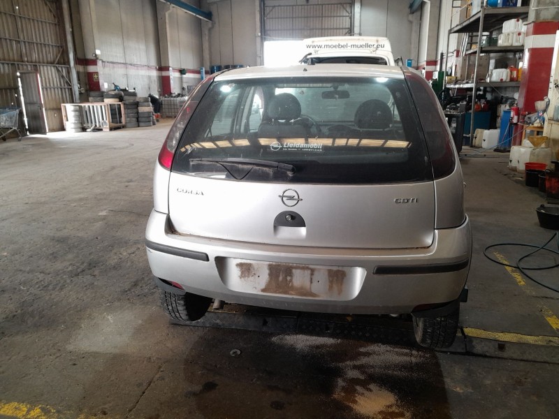 opel corsa c (x01) del año 2005