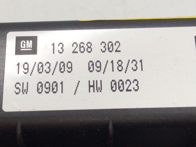 Recambio de caja reles fusibles para opel astra h (a04) 1.7 cdti (l48) referencia OEM IAM 13268302  