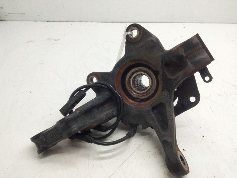 Recambio de mangueta delantera izquierda para renault clio iv grandtour (kh_) 1.5 dci 90 (khn3, khn4) referencia OEM IAM   