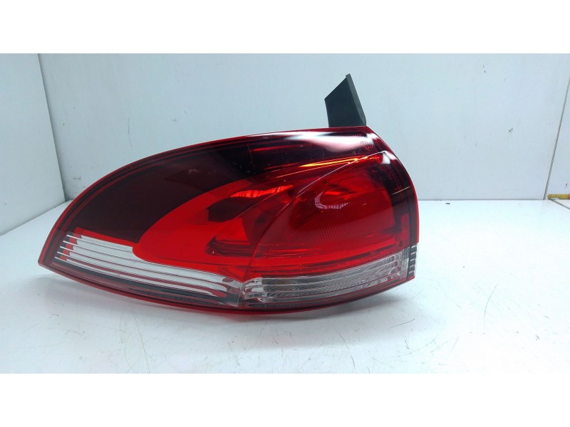 Recambio de piloto trasero izquierdo para renault clio iv grandtour (kh_) 1.5 dci 90 (khn3, khn4) referencia OEM IAM 26551445R  