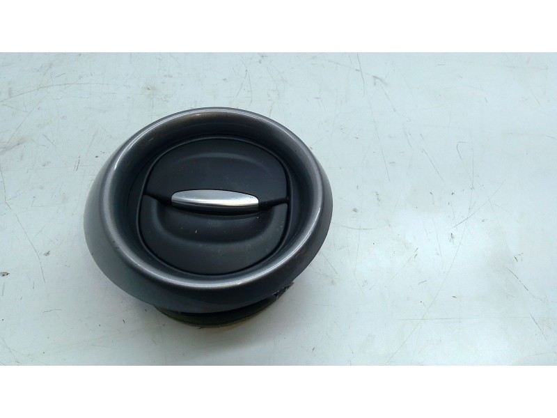Recambio de aireador derecho para renault clio iv grandtour (kh_) 1.5 dci 90 (khn3, khn4) referencia OEM IAM 687605663R  