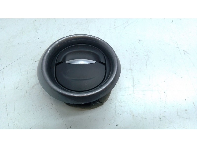 Recambio de aireador izquierdo para renault clio iv grandtour (kh_) 1.5 dci 90 (khn3, khn4) referencia OEM IAM 687605663R  