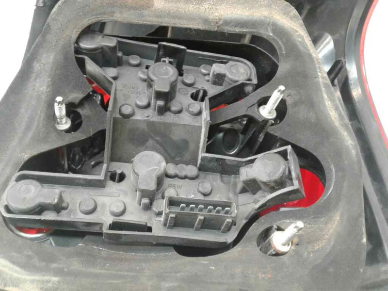 Recambio de piloto trasero izquierdo para toyota avensis berlina (t25) 2.2 d-4d executive sedán (4-ptas.) referencia OEM IAM 815