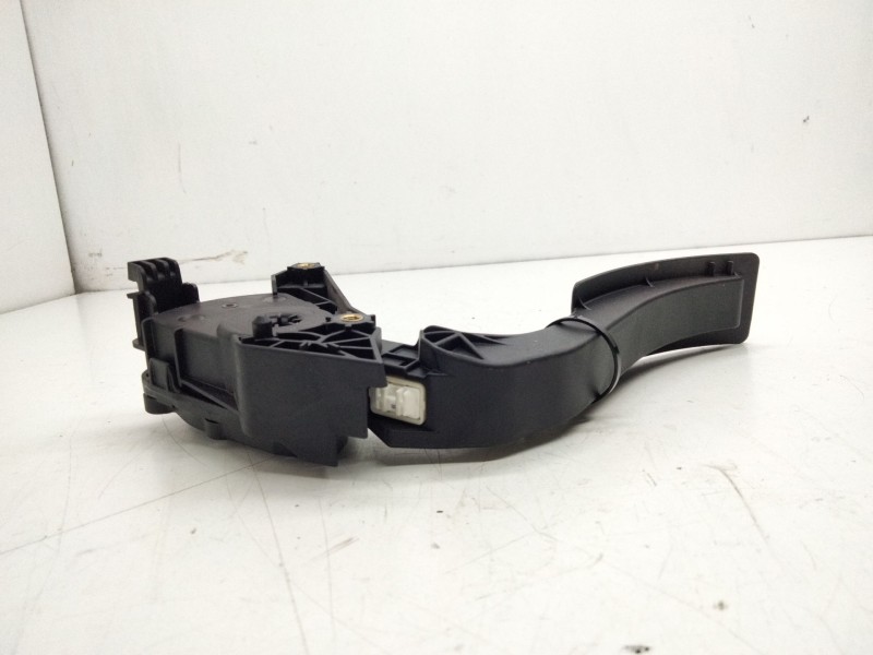 Recambio de pedal acelerador para renault clio iv grandtour (kh_) 1.5 dci 90 (khn3, khn4) referencia OEM IAM   