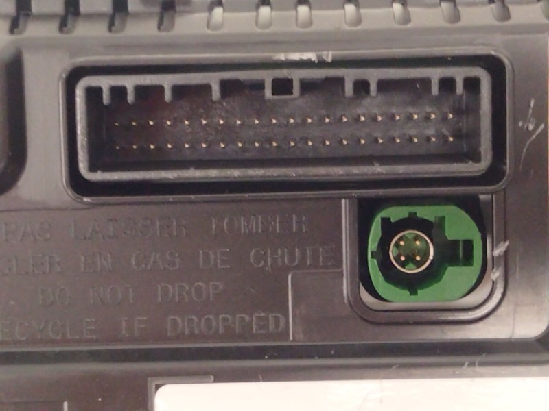 Recambio de cuadro instrumentos para dacia bisgster referencia OEM IAM 248090603R  