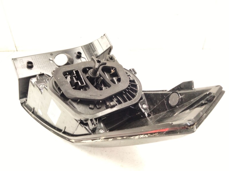 Recambio de piloto trasero izquierdo para dacia bisgster referencia OEM IAM 265559858R  
