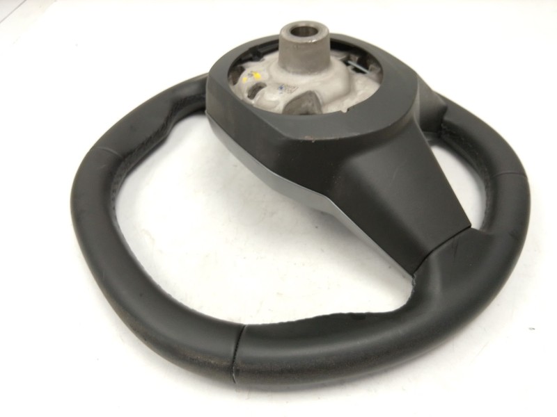 Recambio de volante para dacia bisgster referencia OEM IAM 484004775R  