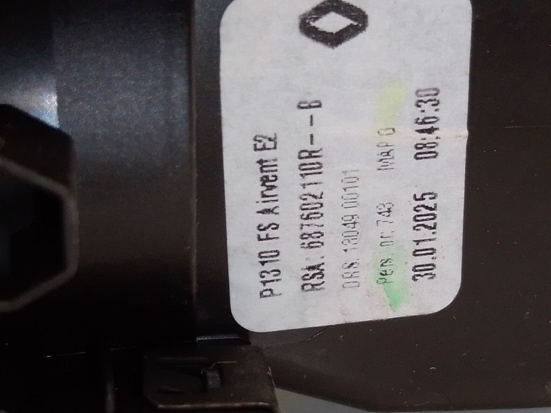 Recambio de aireador izquierdo para dacia bisgster referencia OEM IAM 687602110R  