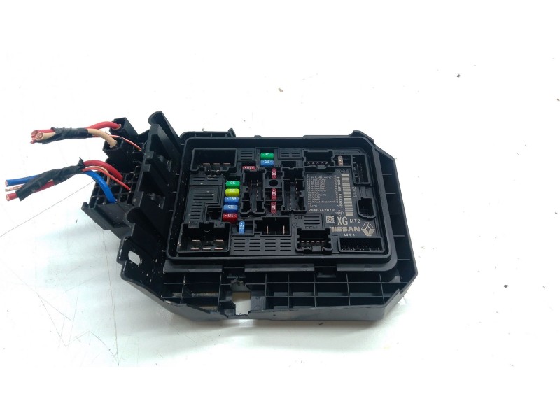 Recambio de caja fusibles para dacia bisgster referencia OEM IAM 284B74207R  