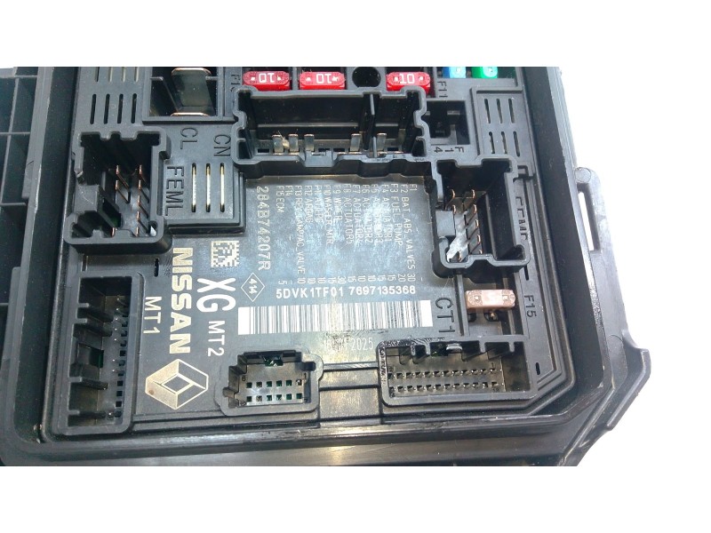 Recambio de caja fusibles para dacia bisgster referencia OEM IAM 284B74207R  
