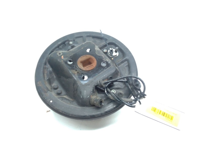 Recambio de buje trasero derecho para renault clio iv grandtour (kh_) 1.5 dci 90 (khn3, khn4) referencia OEM IAM   