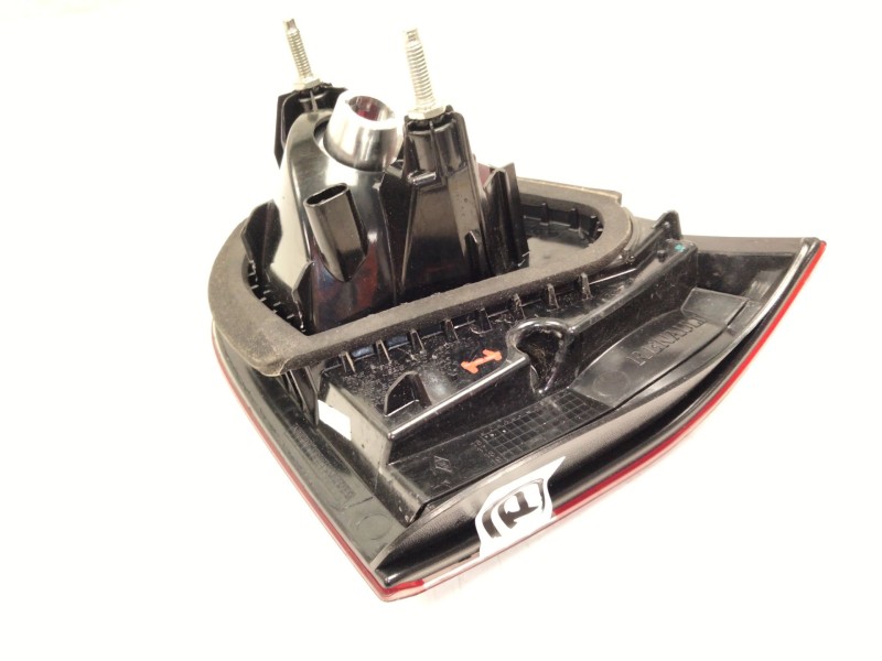 Recambio de piloto trasero izquierdo porton para renault clio iv grandtour (kh_) 1.5 dci 90 (khn3, khn4) referencia OEM IAM 2054