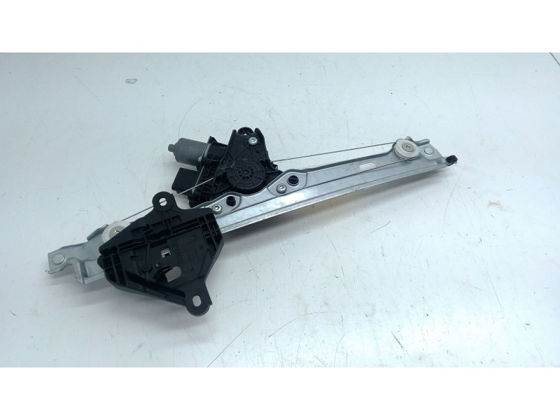 Recambio de elevalunas trasero izquierdo para dacia bisgster referencia OEM IAM 827213136R  