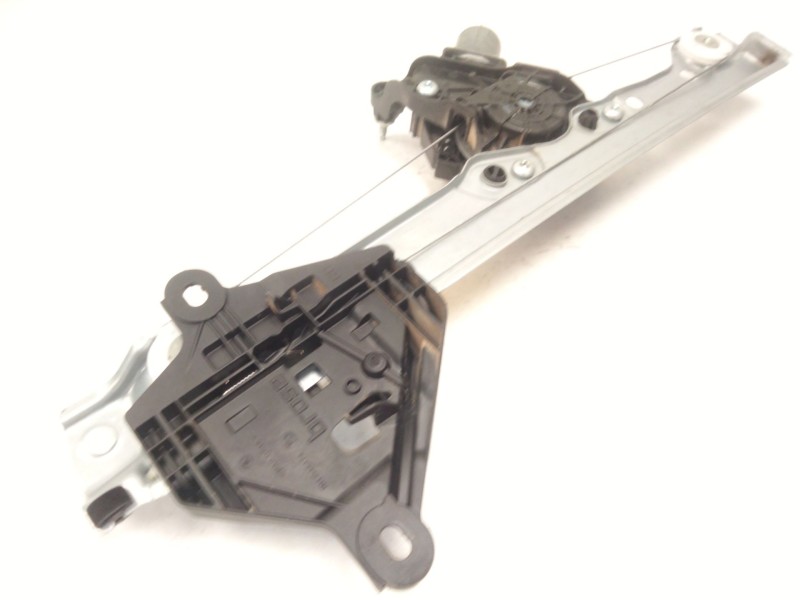 Recambio de elevalunas trasero derecho para dacia bisgster referencia OEM IAM 827209077R  