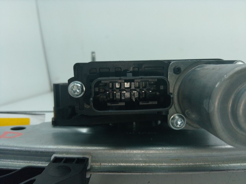 Recambio de elevalunas delantero derecho para dacia bisgster referencia OEM IAM 807201973R  