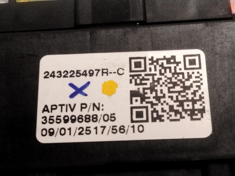 Recambio de caja fusibles para dacia bisgster referencia OEM IAM 243325496R  