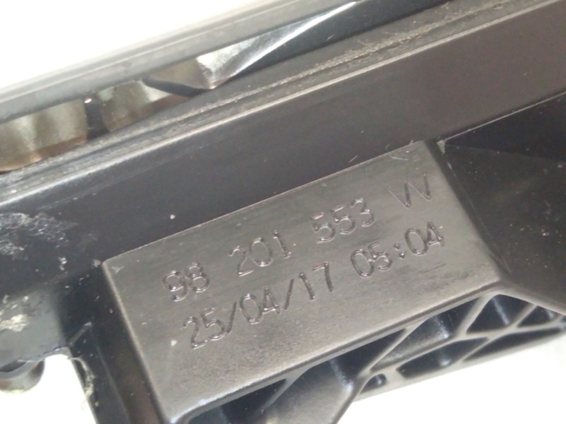 Recambio de maneta interior delantera izquierda para peugeot 5008 ii (mc_, mj_, mr_, m4_) 1.6 bluehdi 120 referencia OEM IAM 982