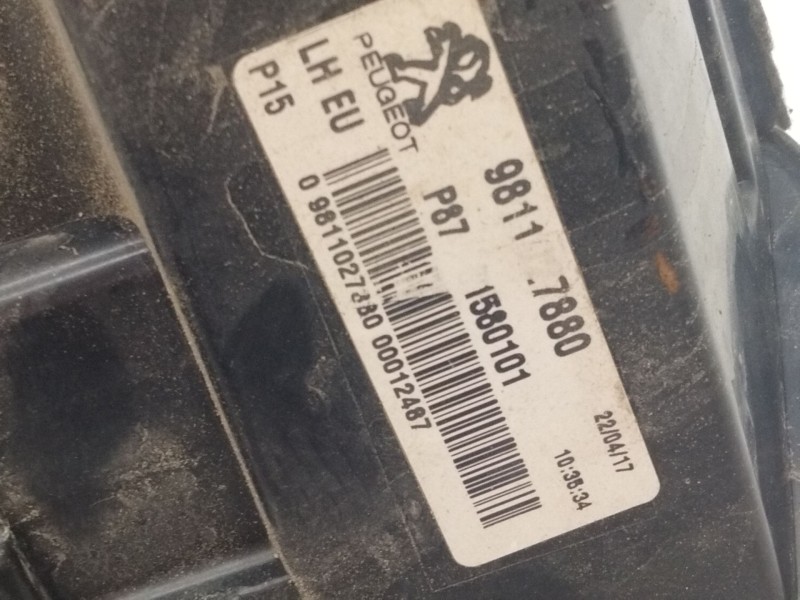Recambio de piloto trasero izquierdo porton para peugeot 5008 ii (mc_, mj_, mr_, m4_) 1.6 bluehdi 120 referencia OEM IAM 9811027