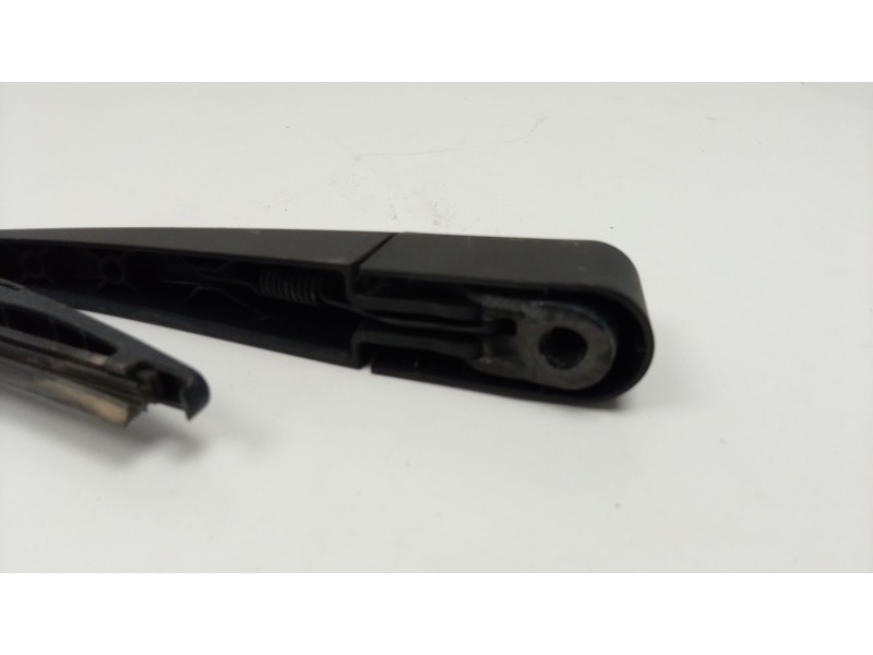 Recambio de brazo limpia trasero para peugeot 5008 ii (mc_, mj_, mr_, m4_) 1.6 bluehdi 120 referencia OEM IAM   