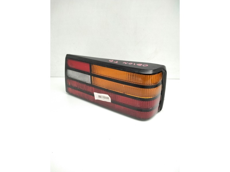 Recambio de piloto trasero derecho para ford orion 1.6 referencia OEM IAM 86AG13A602  