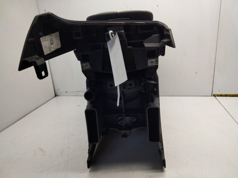 Recambio de consola central para peugeot 5008 ii (mc_, mj_, mr_, m4_) 1.6 bluehdi 120 referencia OEM IAM   