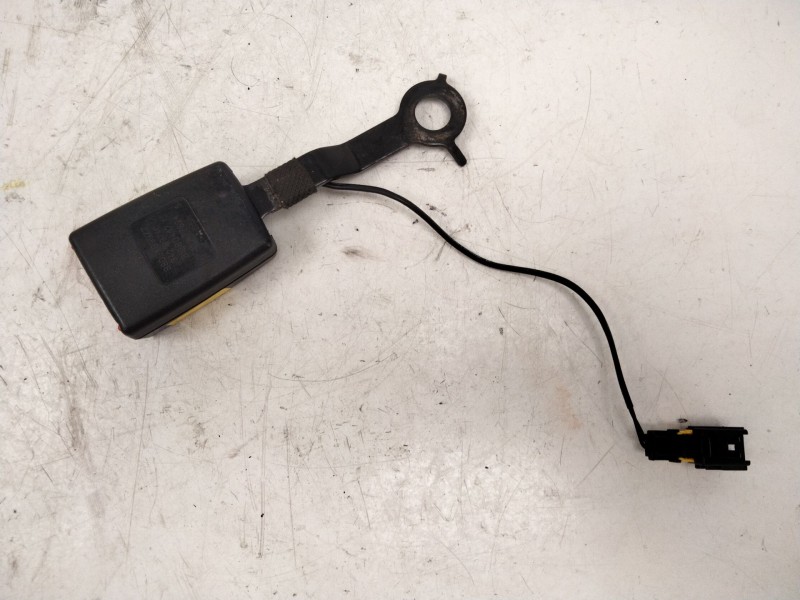 Recambio de enganche cinturon trasero derecho para peugeot 5008 ii (mc_, mj_, mr_, m4_) 1.6 bluehdi 120 referencia OEM IAM 98094