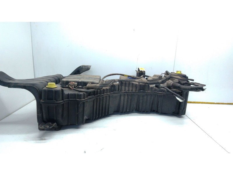Recambio de deposito adblue para peugeot 5008 ii (mc_, mj_, mr_, m4_) 1.6 bluehdi 120 referencia OEM IAM   