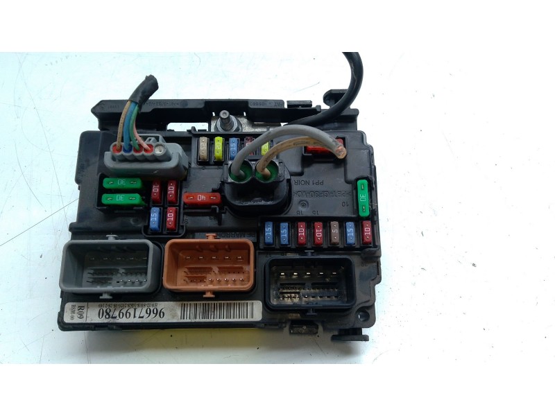 Recambio de caja fusibles para peugeot 207/207+ (wa_, wc_) 1.4 hdi referencia OEM IAM 9667199780  