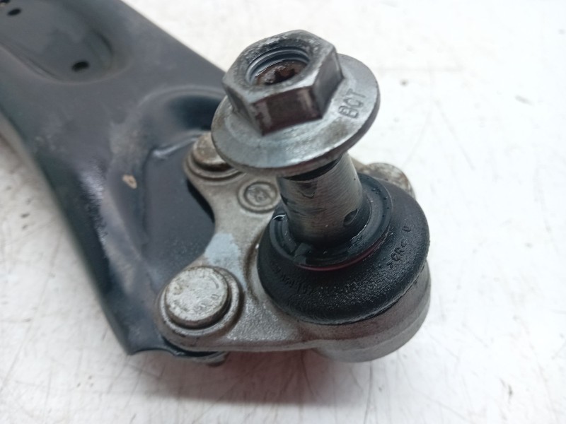 Recambio de brazo suspension inferior delantero derecho para volkswagen tiguan (5n_) 2.0 tdi 4motion referencia OEM IAM 5N040715