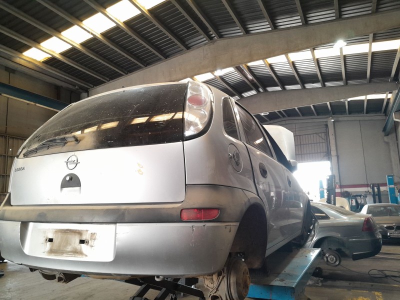opel corsa c (x01) del año 2003