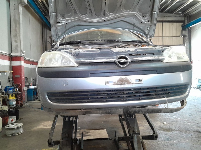 opel corsa c (x01) del año 2003
