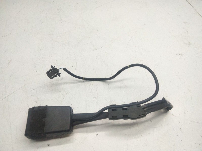 Recambio de enganche delantero izquierdo para audi a3 (8p1) 2.0 tdi referencia OEM IAM   