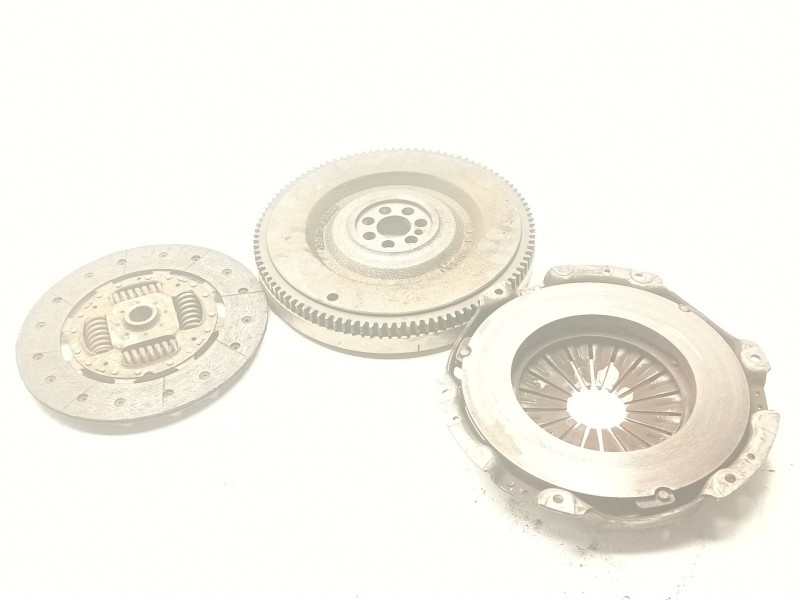Recambio de volante motor para nissan terrano/terrano.ii (r20) 3.0 td cat referencia OEM IAM 1231143G00  