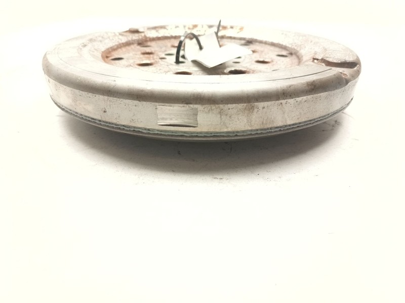 Recambio de volante motor para audi a3 mk4 referencia OEM IAM 04E105266  